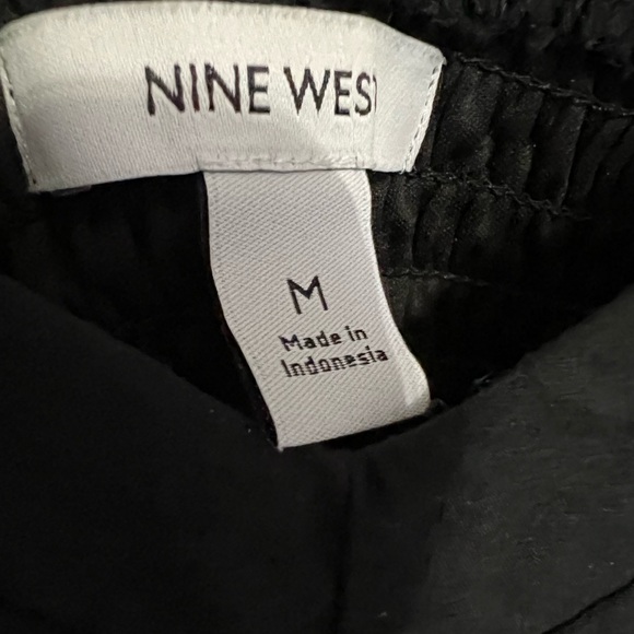 Black Puff Sleeve Sweetheart Neckline, Smocked back, Nine West, Medium, like new - Picture 2 of 8